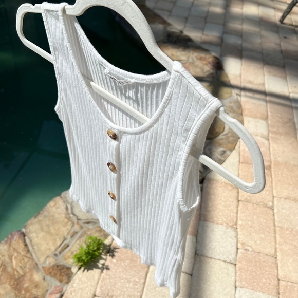 Sleeveless Cream Ribbed Top - Picture 2 of 16